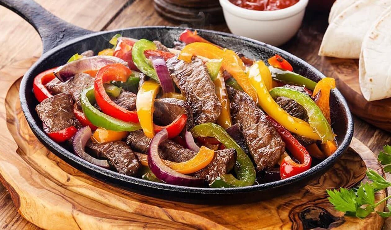 Fajitas mexicanas con tortillas de maíz