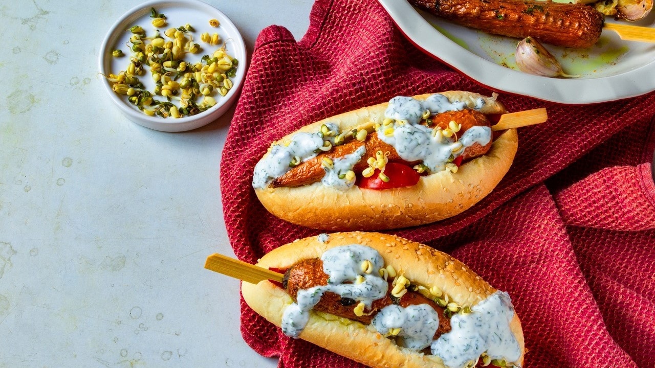 hot dogs with carrots and creamy seasoning hot dogs with carrots and creamy seasoning