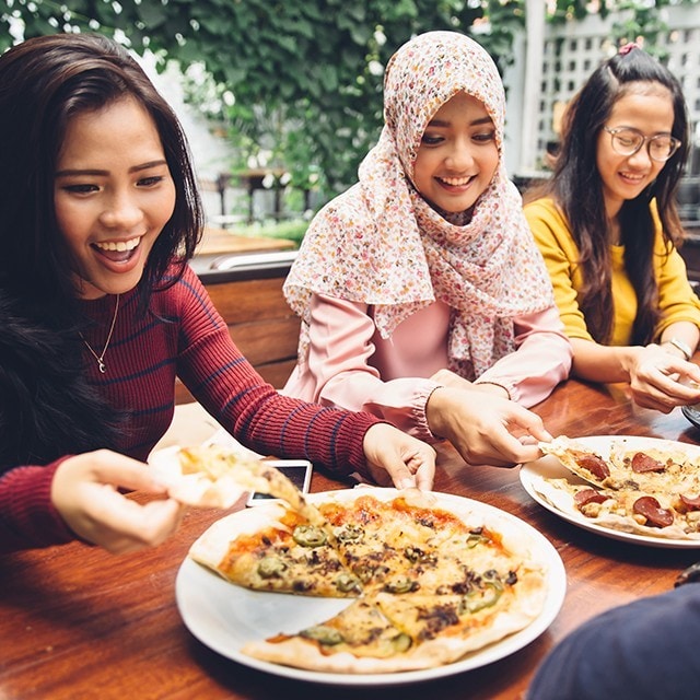 What You Need to Know About Catering to Gen Z