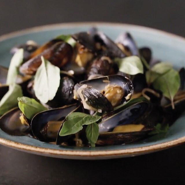 Chef Einav Prepares Steamed Mussels in Thai Broth