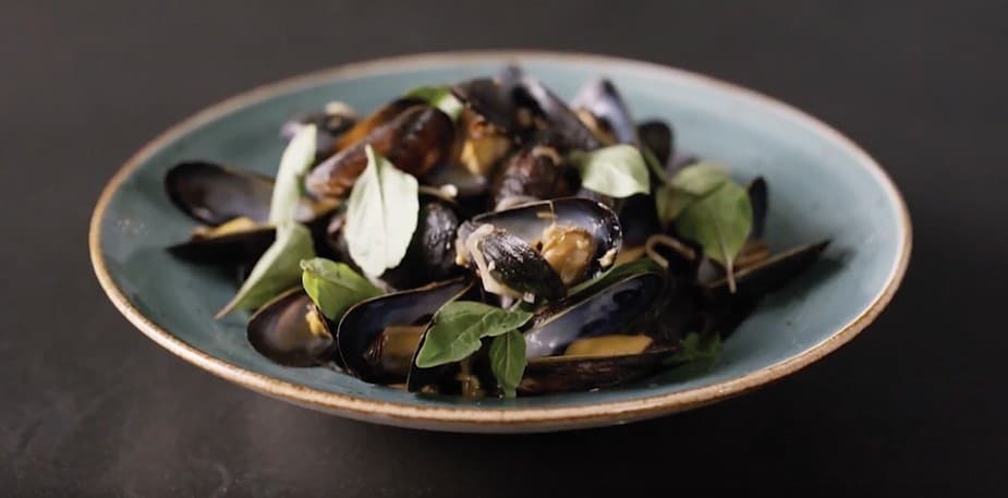 Chef Einav Prepares Steamed Mussels in Thai Broth