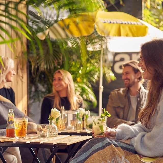 Nailing Outdoor Dining: Restaurant Patio and Hybrid Design Ideas