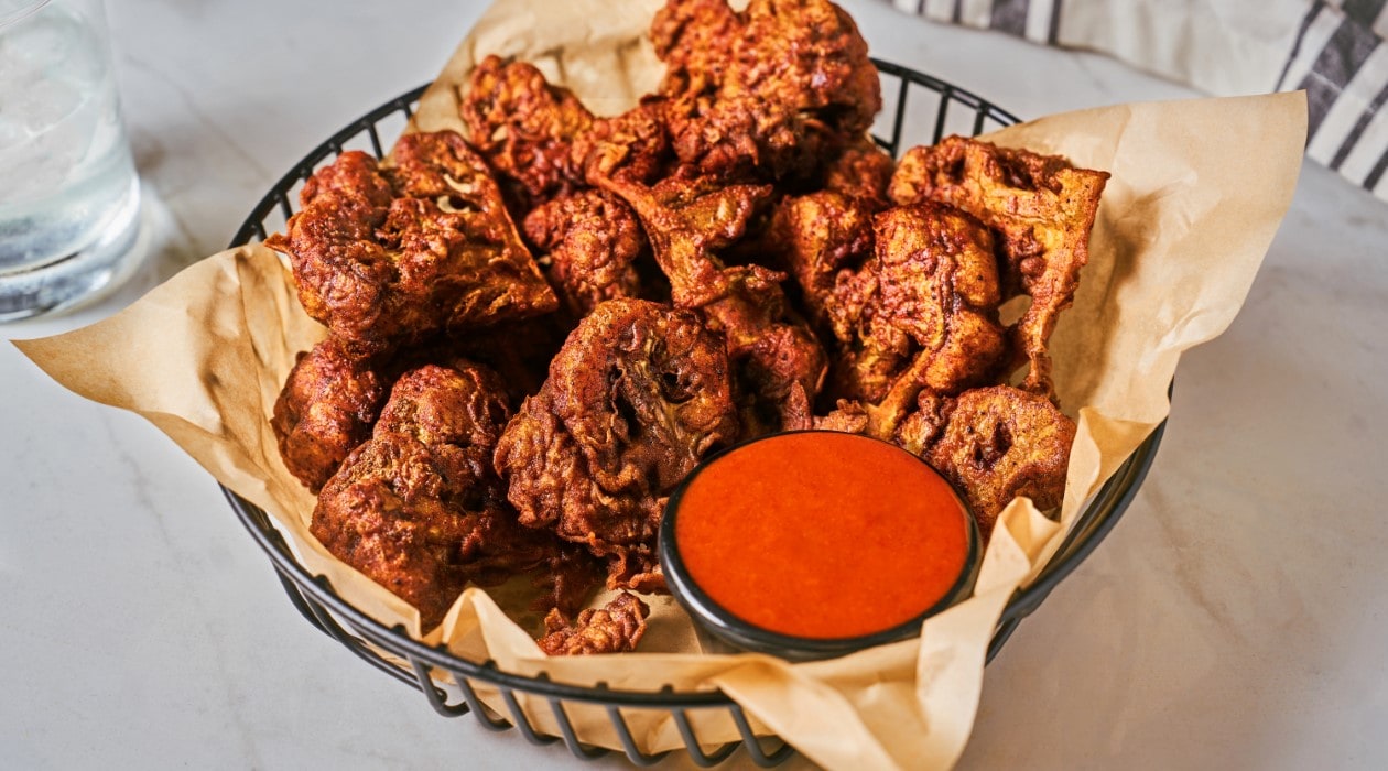 Cauliflower wings with Spicy Gochujang Honey Dipping Sauce – - Recipe
