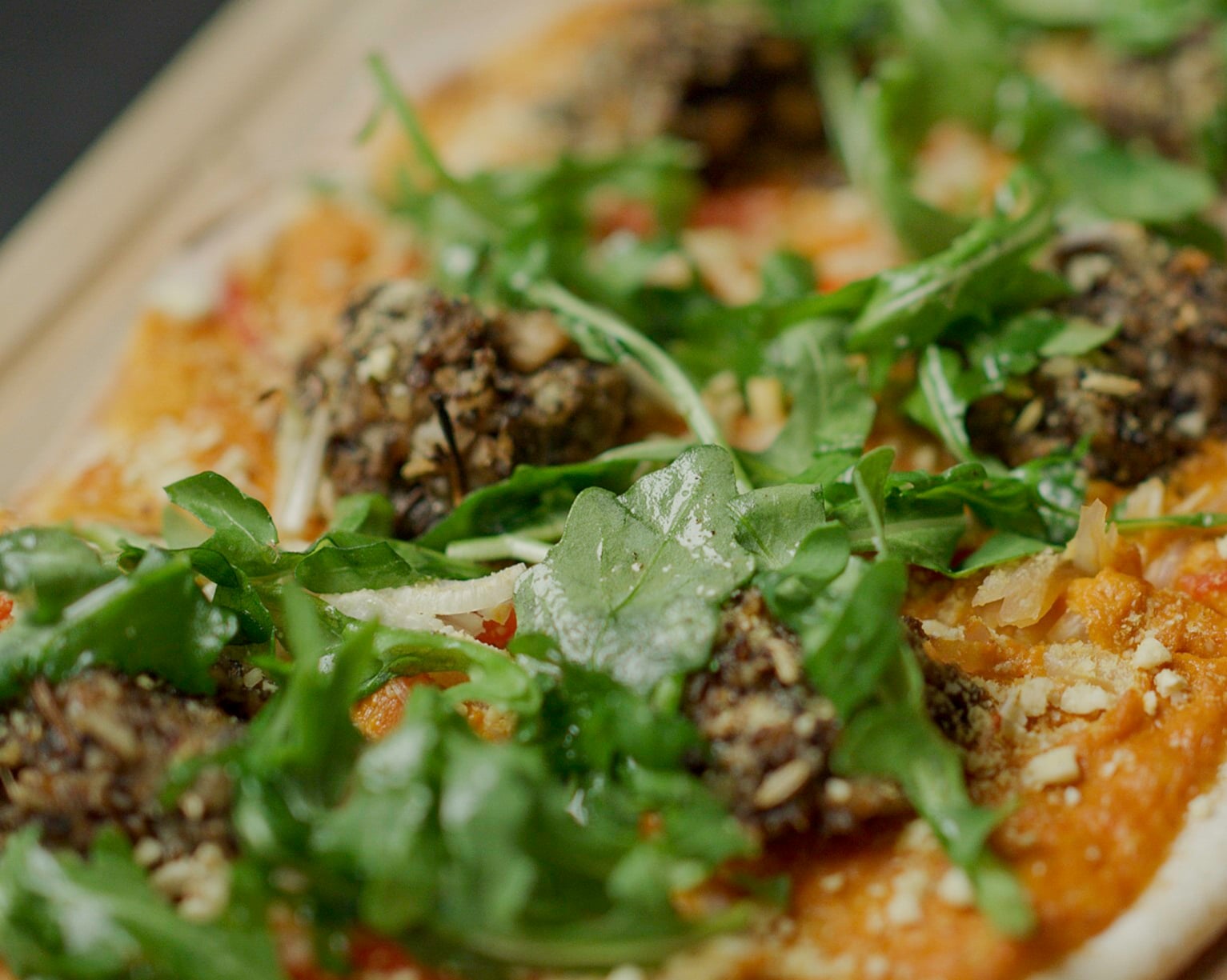 Flatbread recipe with roasted mushroom sausage Flatbread recipe with roasted mushroom sausage
