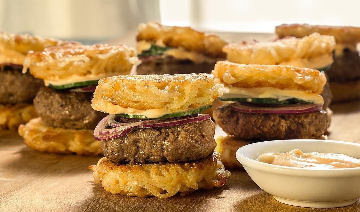 Sriracha Ramen Burger Sliders with Spicy Mayo – - Recipe