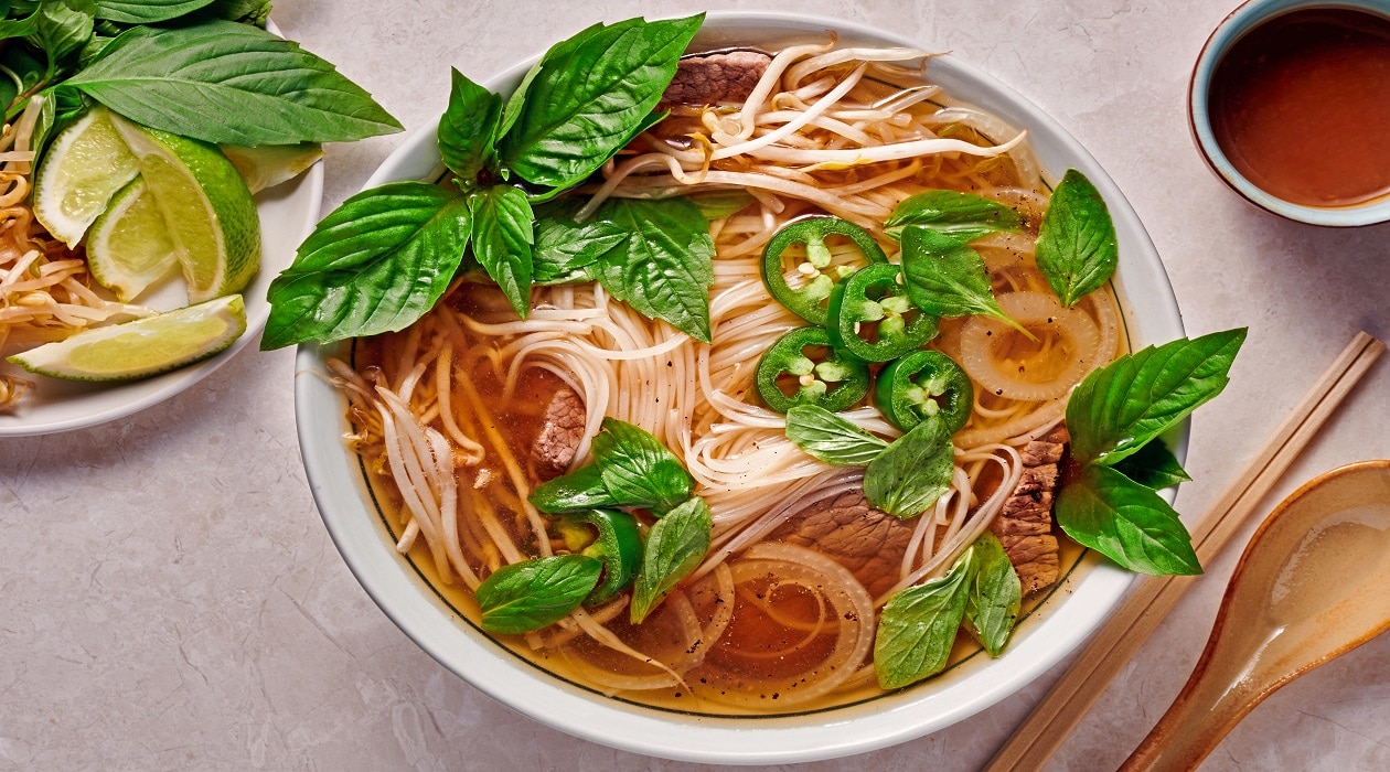 Traditional Vietnamese Pho with Tender Beef Slices – - Recipe